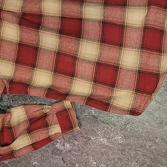 Field and Stream. Thick cotton flannel.  Men's size XL. Like-new - Picture 12 of 16